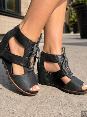 Sorel Womens Joanie II Lace Up Black Wedge Gladiator Sandals 9.5